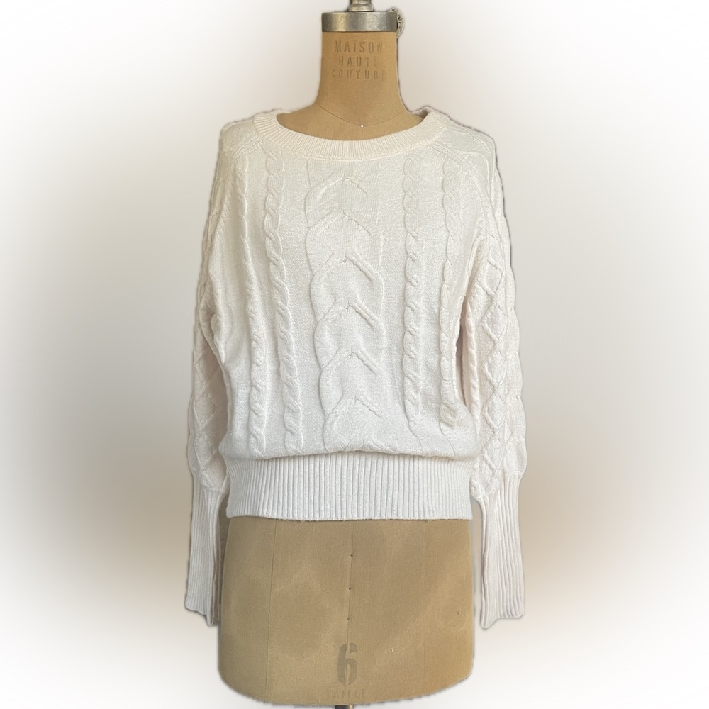Beautiful Women sweater in Size M